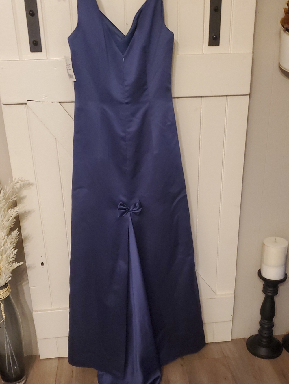 Classic Navy Satin V-Neck Evening Gown